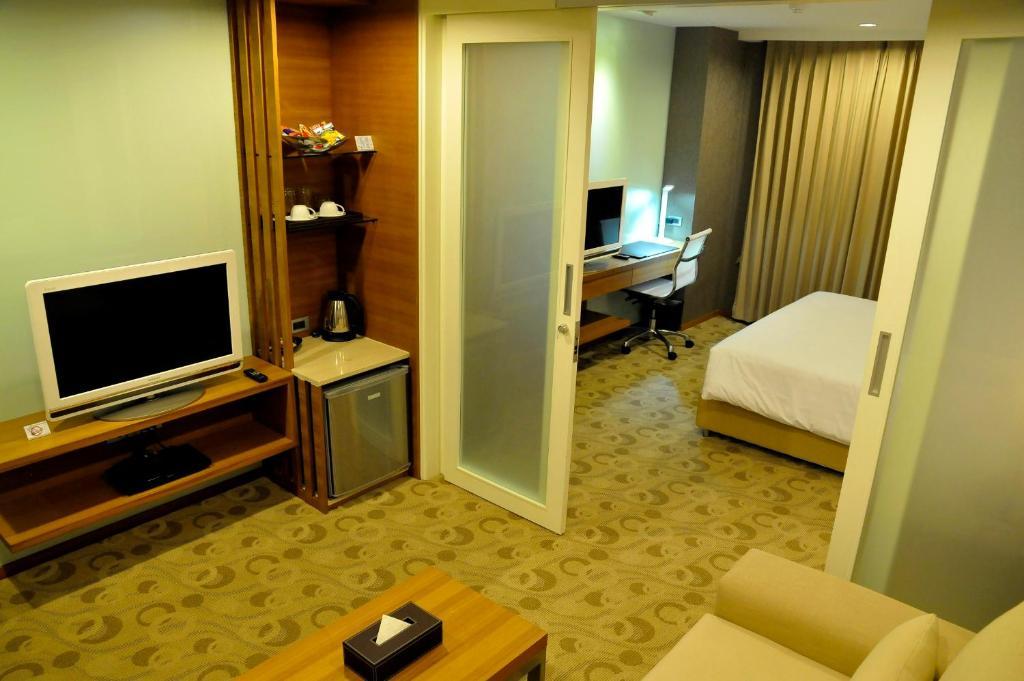 The Moonite Boutique Hotel Bangkok Exterior foto