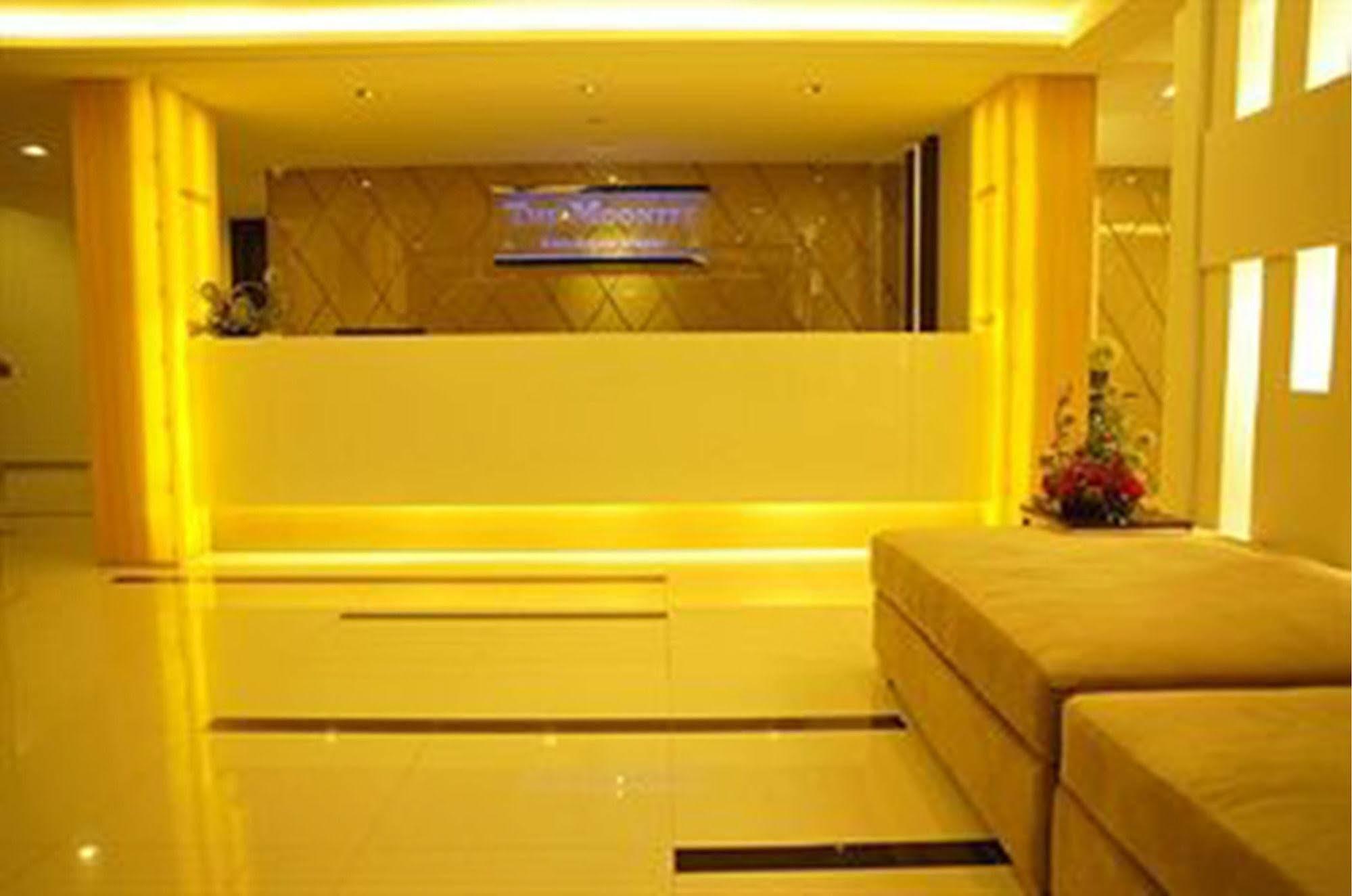 The Moonite Boutique Hotel Bangkok Exterior foto