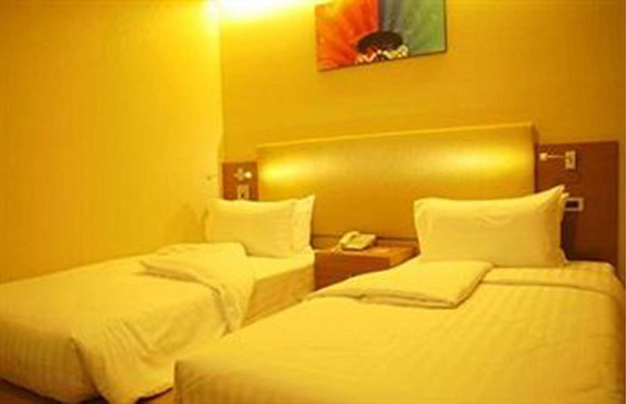 The Moonite Boutique Hotel Bangkok Exterior foto